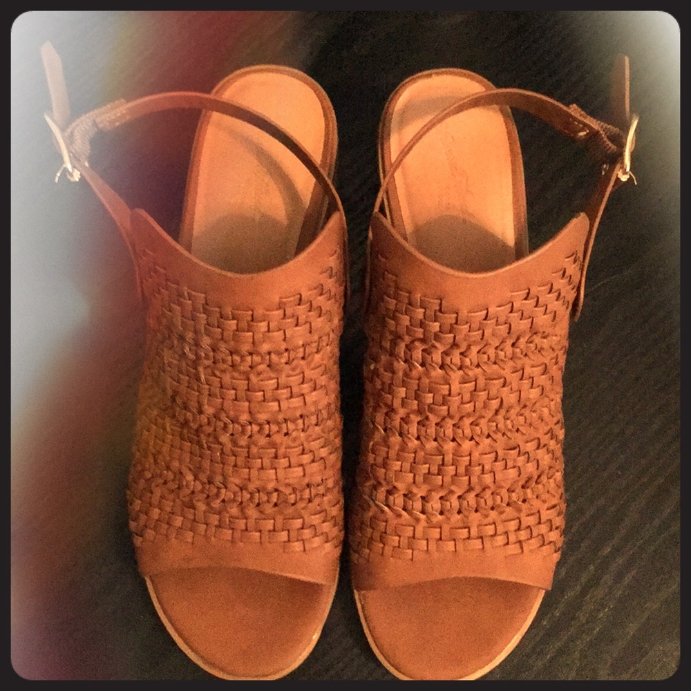 Cute Brown Sandals!